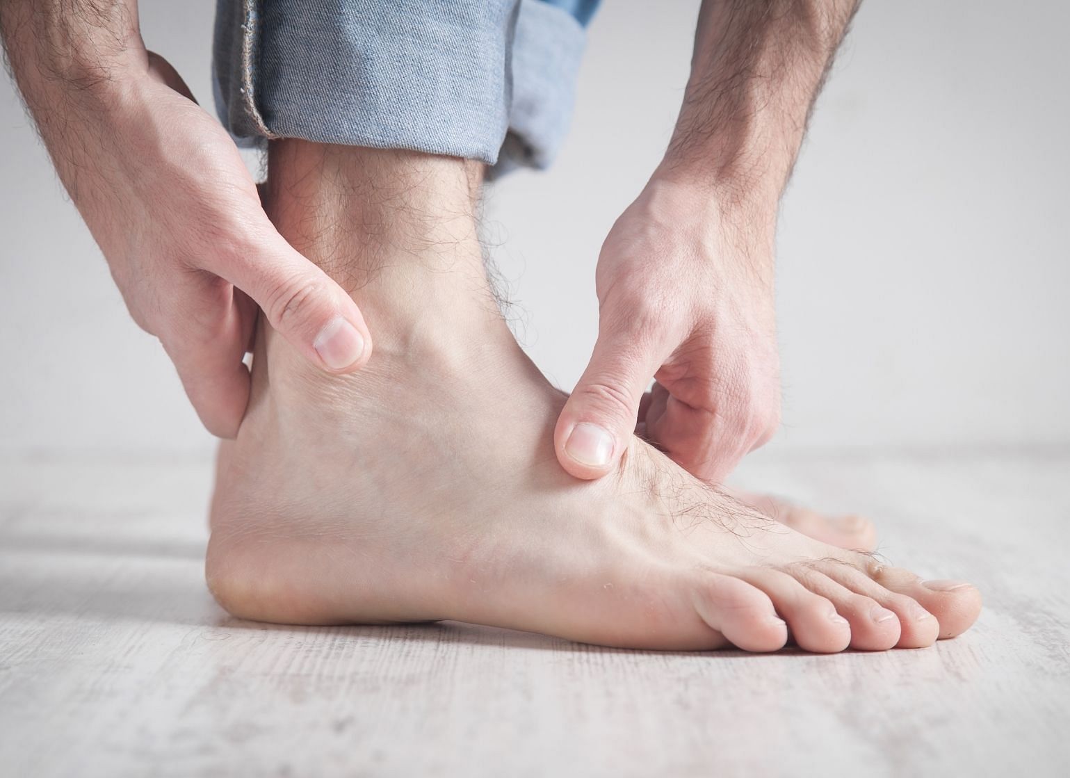 12 Burning Feet Home Remedies - Man Matters